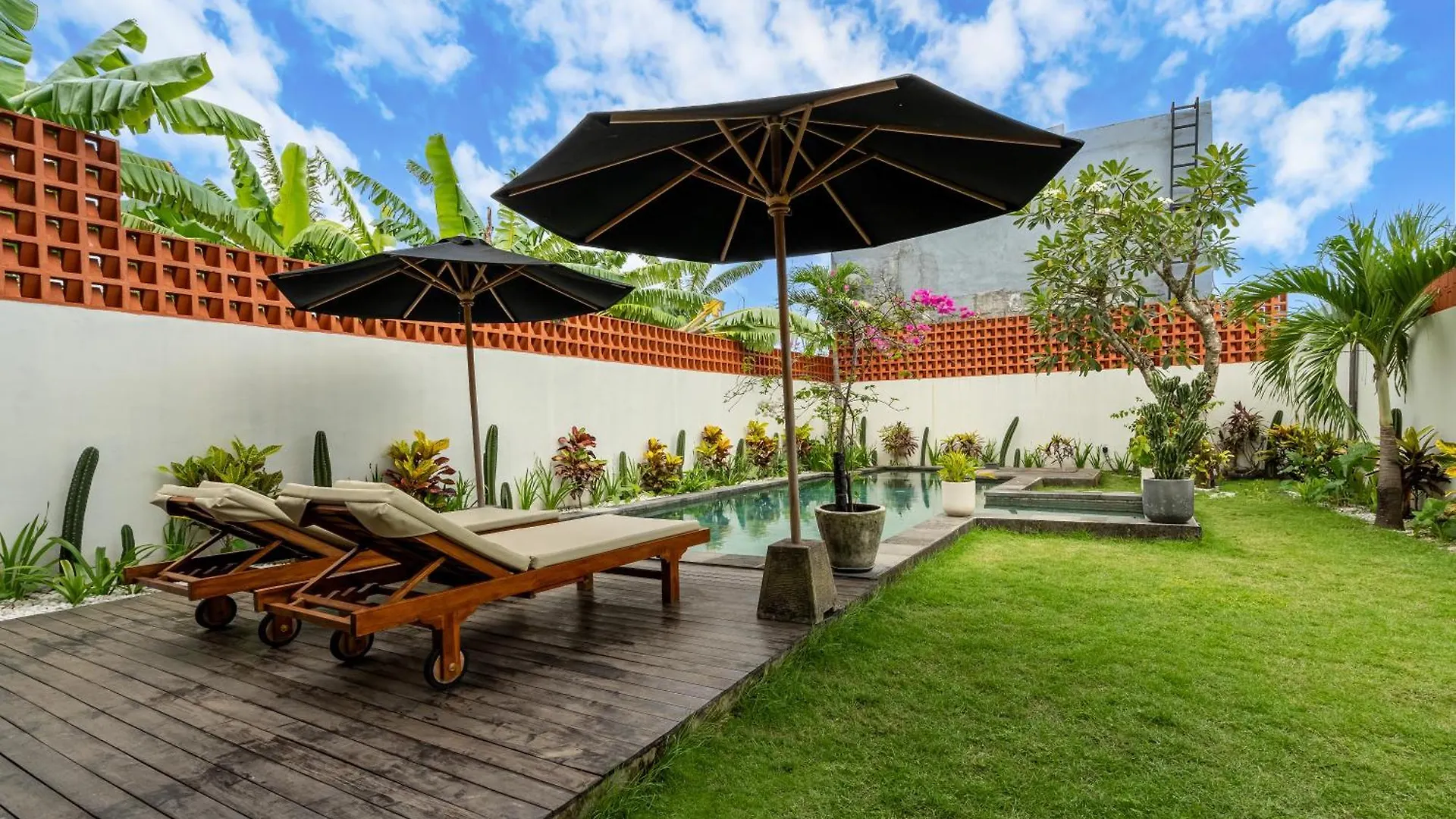 Beta Stay And Surf Canggu
