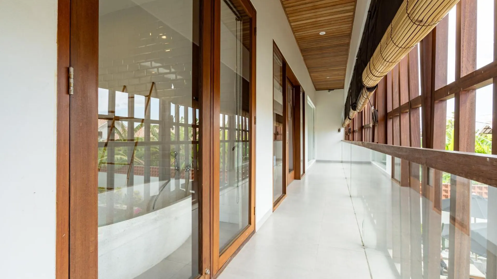 Beta Stay And Surf Canggu